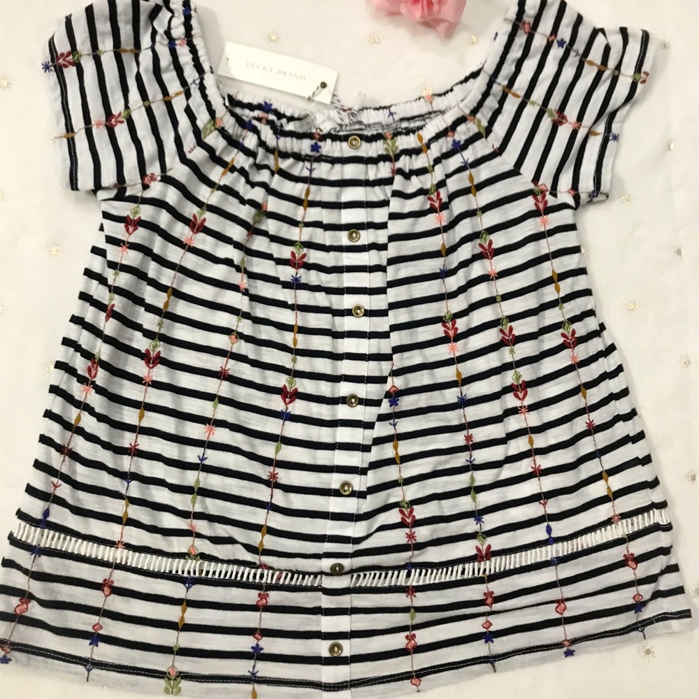 💕LUCKY BRAND black and white shirt ❤️🤗